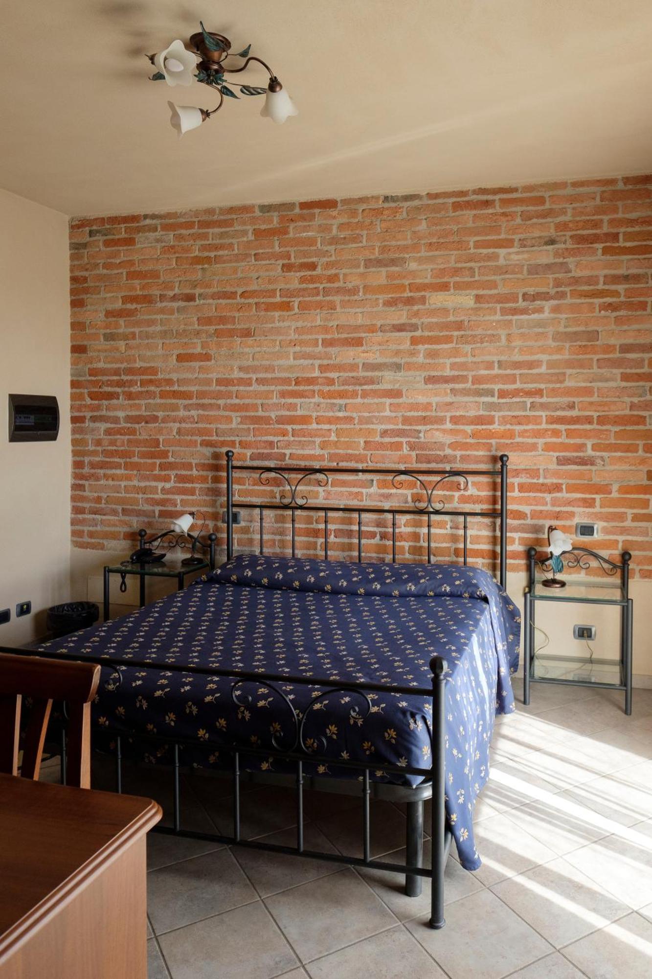 Hotel Le Botti Guarene Ngoại thất bức ảnh