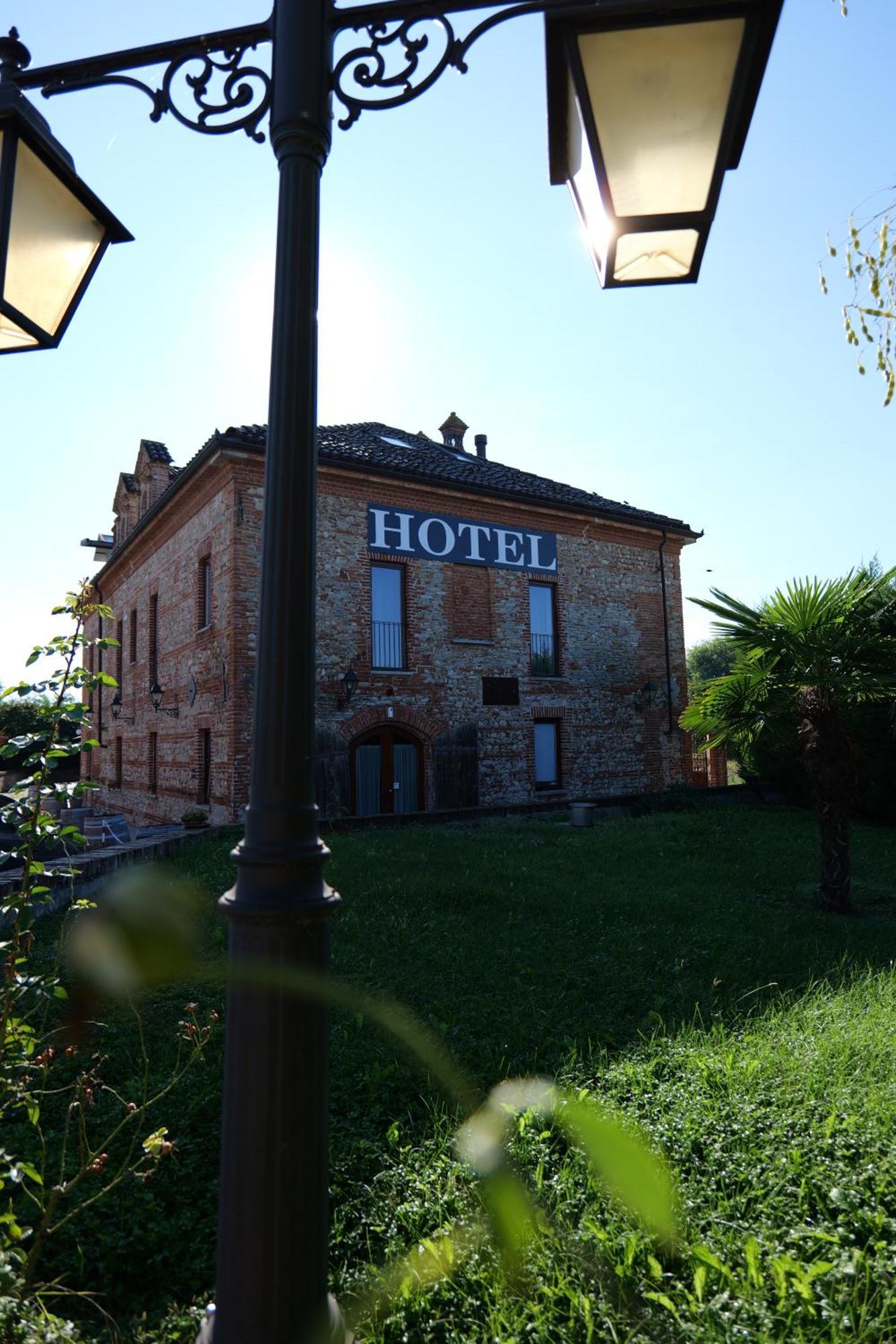 Hotel Le Botti Guarene Ngoại thất bức ảnh