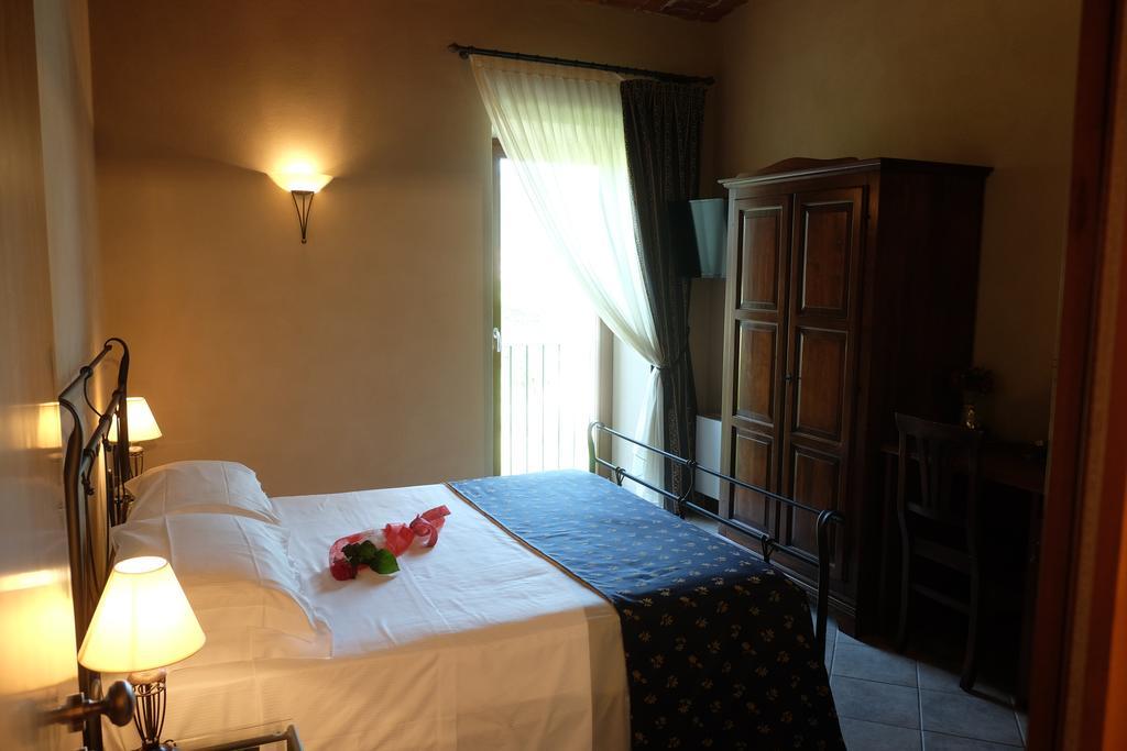 Hotel Le Botti Guarene Ngoại thất bức ảnh